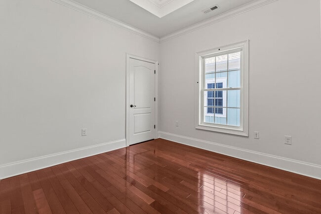 Building Photo - Crystal Water Home