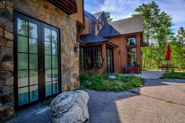 Building Photo - Winter Rental