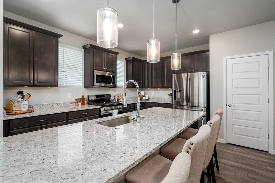 Building Photo - 1643 Rose Quartz Hts