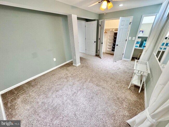 Building Photo - 15 River Oak Dr