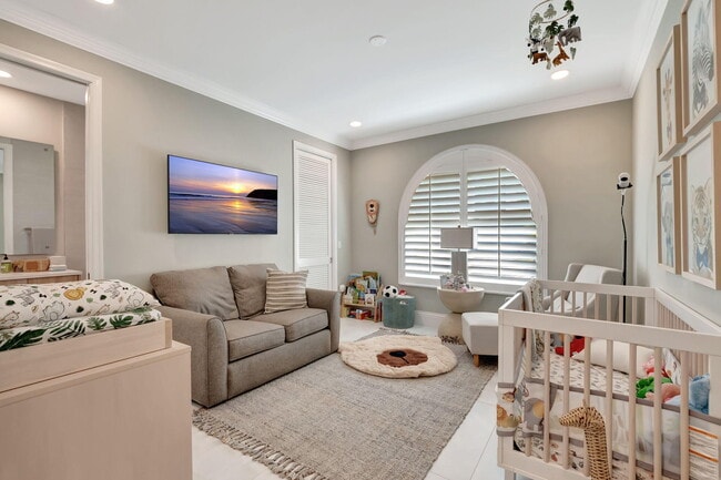 Building Photo - 5747 Paddington Way