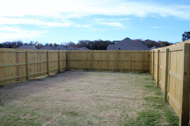 Building Photo - COX-NORTHRIDGE DR-1