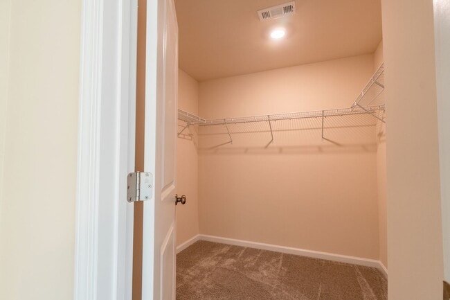 Building Photo - Comfortable home in a great area!