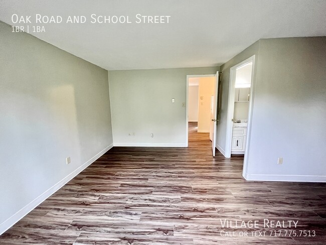 Building Photo - FEW STEPS, newly-remodeled! No one above o...