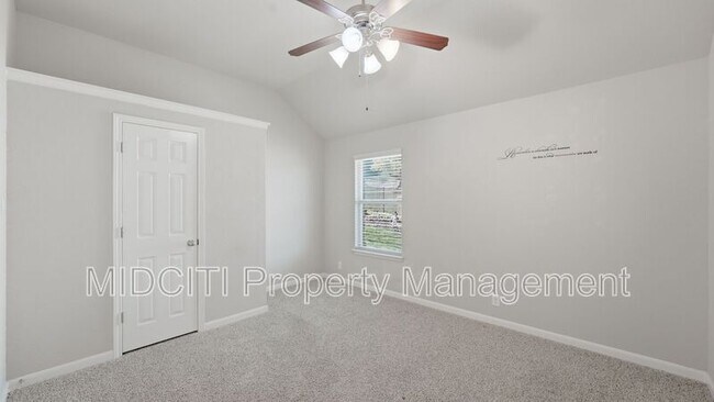 Building Photo - 842 Santa Cruz Ln