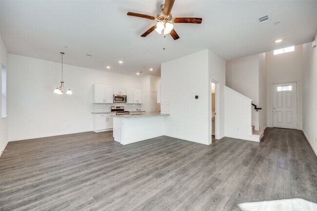 Building Photo - 2414 Ash Ln