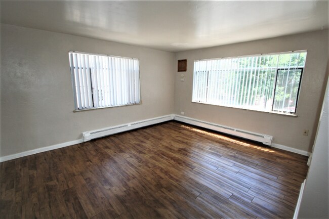 Building Photo - 1410 Pearl St