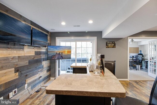 Building Photo - 7420 Mayflower Ct