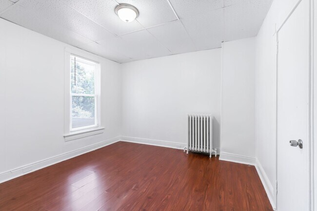 Building Photo - 1021 Lehman St