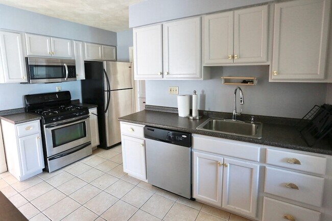Building Photo - 38 Semont Rd