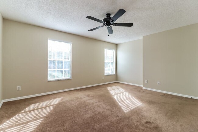 Primary bedroom - 9703 Pleasant Run Way