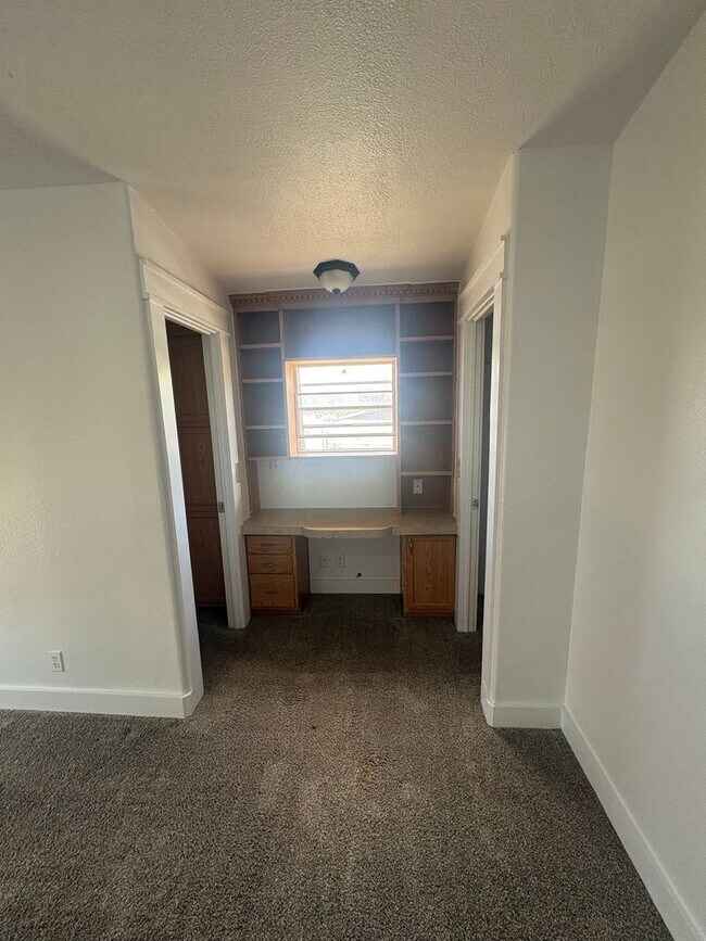 Building Photo - 3 bedroom 2 bath in Highland Terrace