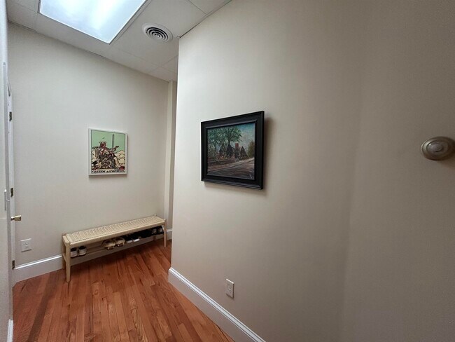 Building Photo - 163 Water St