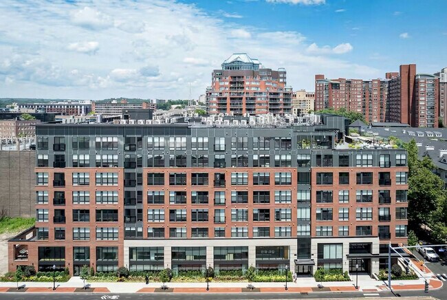Building Photo - 150 Broad St