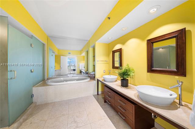 Building Photo - Icon Condo