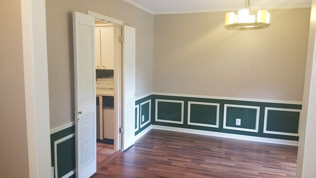 Building Photo - Nordberg 542