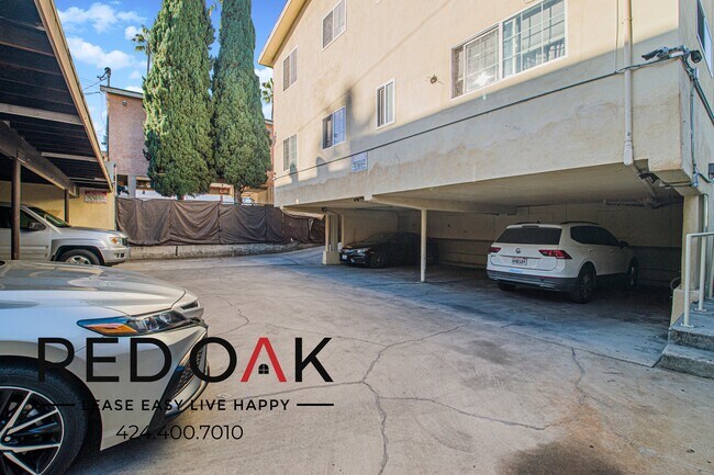 Building Photo - 1008 Normandie Ave