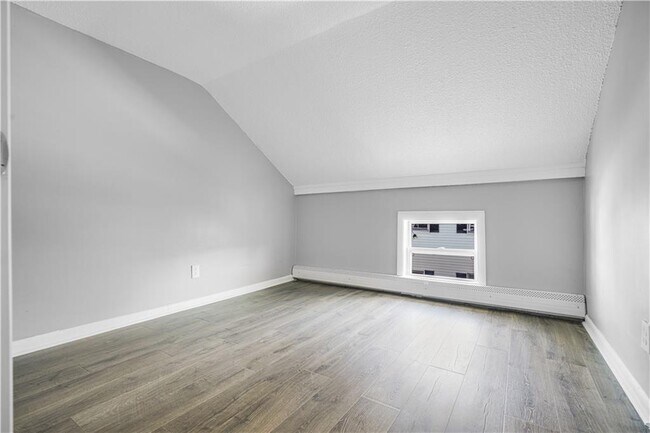 Building Photo - 1081 Bedford St