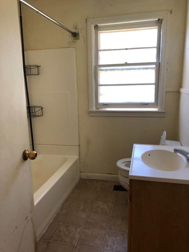 Building Photo - 103 Elm Tree Ln