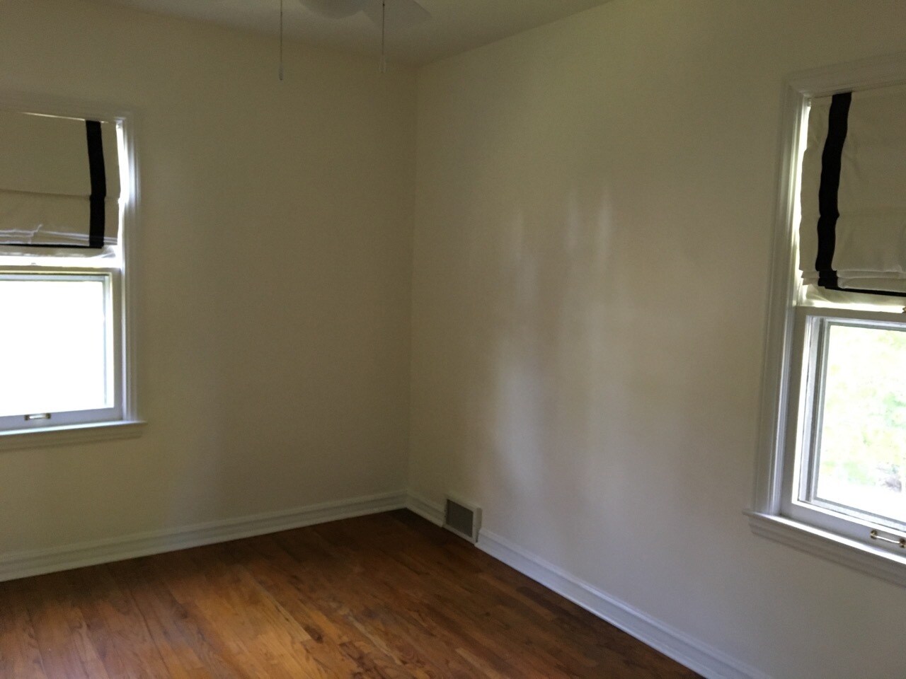 Building Photo - 907 Pleasant Dr