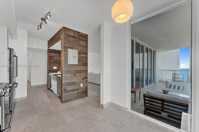 Building Photo - 4201 Collins Ave