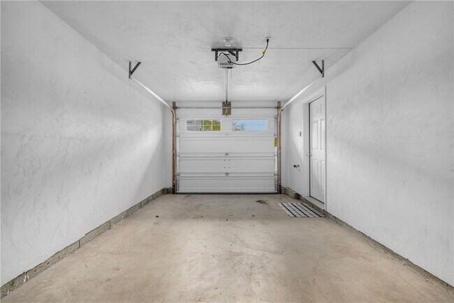 Building Photo - 12 Mariner Way