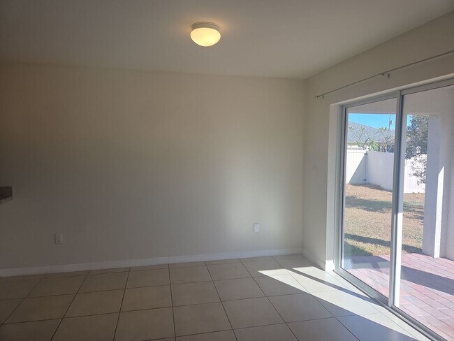 Building Photo - House for rent