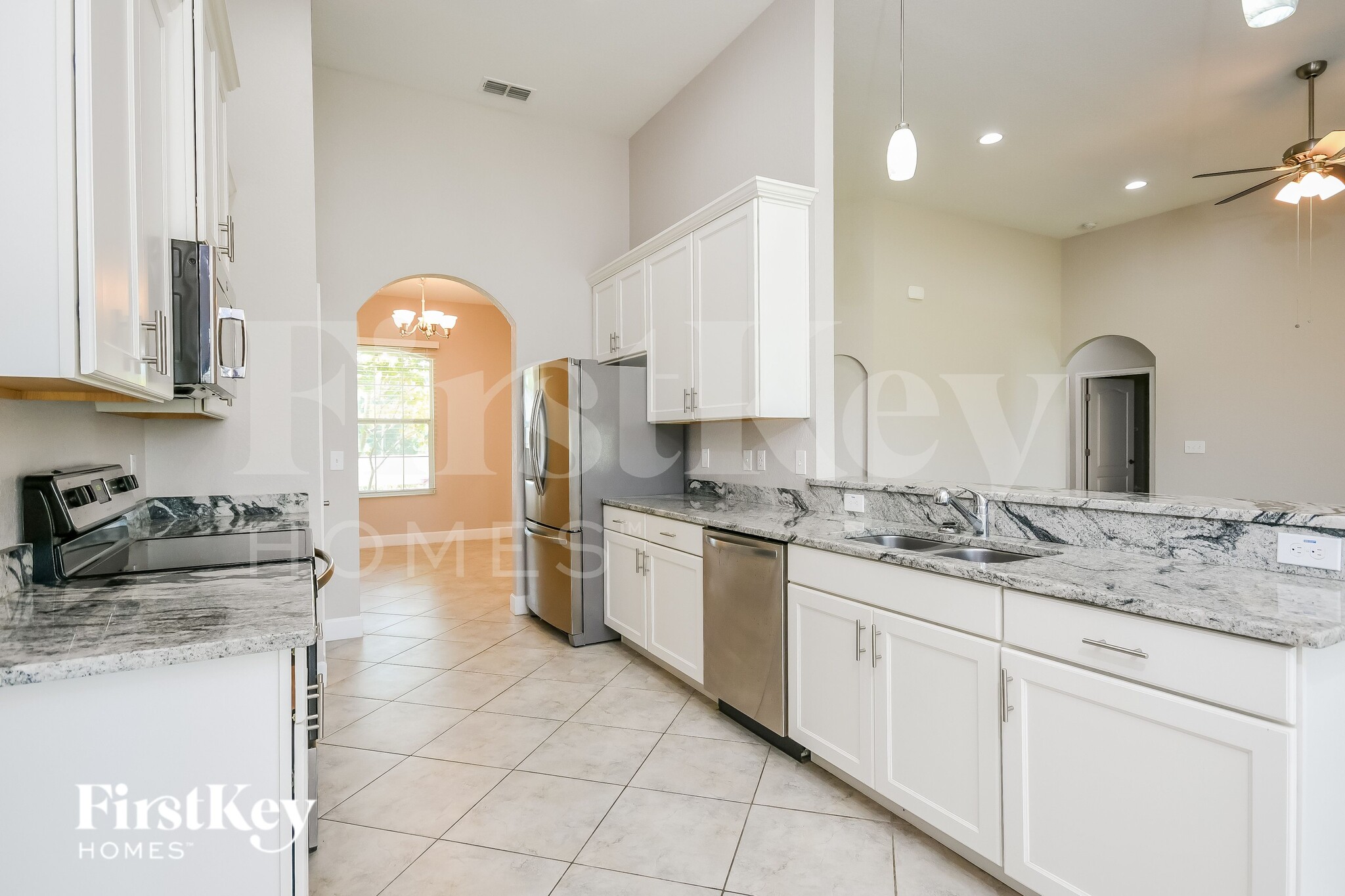 Building Photo - 321 Lake Mariana Pl