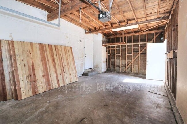 Building Photo - 2310 Kenworthy Way
