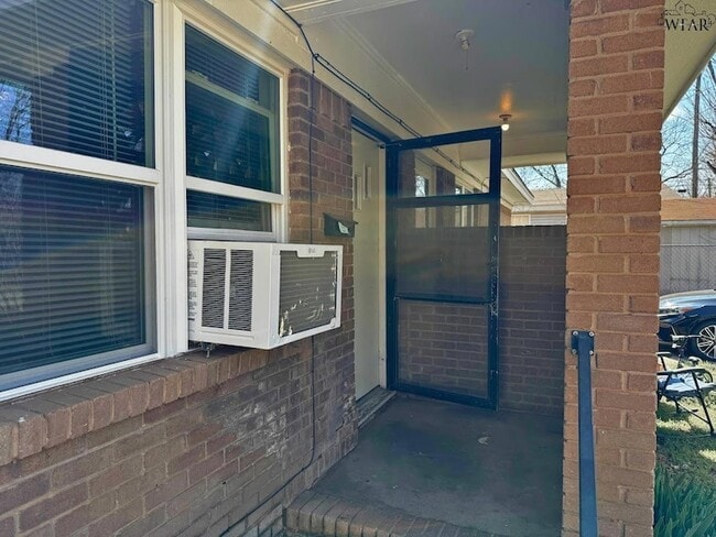 Building Photo - 104 Ave G