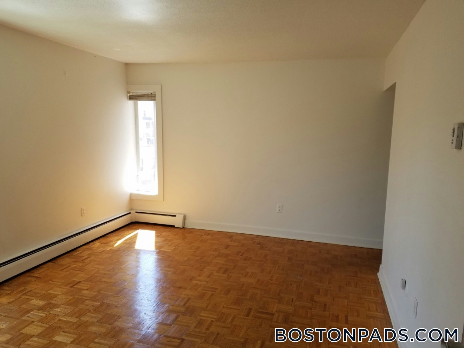 Building Photo - 524 Putnam Ave