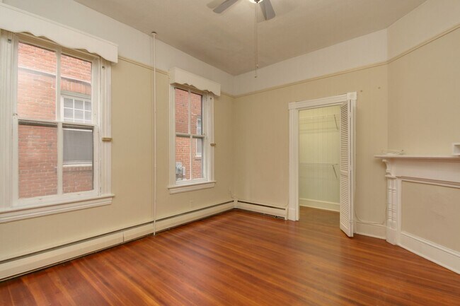 Building Photo - 146 Florida Ave
