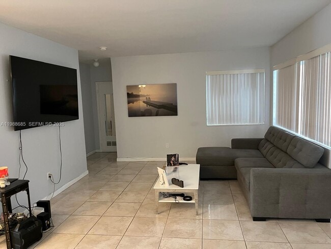 Building Photo - 462 Golden Isles Dr