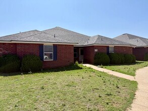 Building Photo - Three bedrooms. Three bathrooms. Zero compromises!