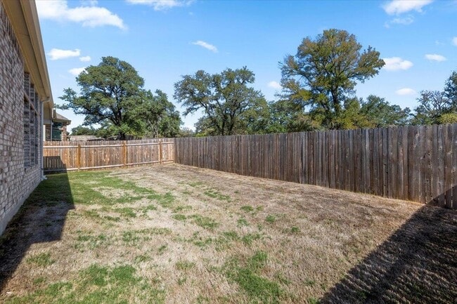 Building Photo - 1429 Cole Ests Dr