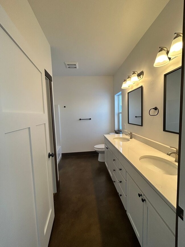 Building Photo - 487 Ashleigh Ln