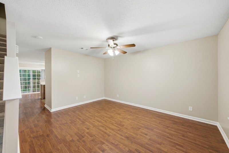 Building Photo - 10 Hartford Ct