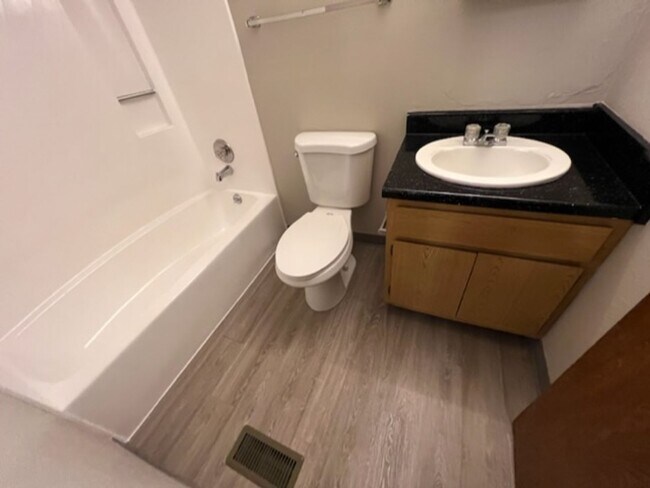 Building Photo - Multi-family Apartment Community