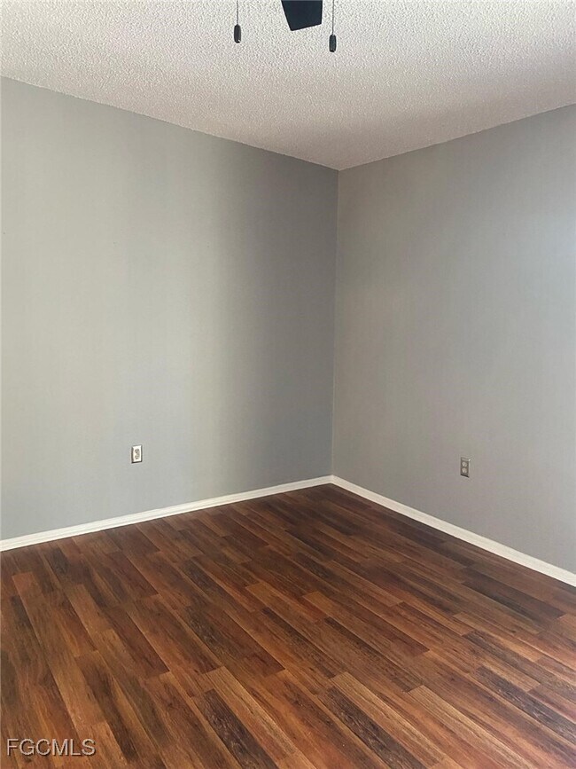 Building Photo - 5713 Foxlake Dr