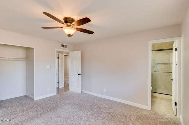 Building Photo - 110 W Del Rio Dr