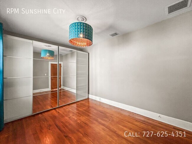 Building Photo - 748 32nd Ave N