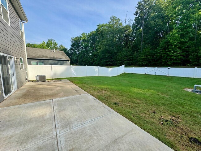 Building Photo - Spacious 5BR/3BA Home in Fort Mill