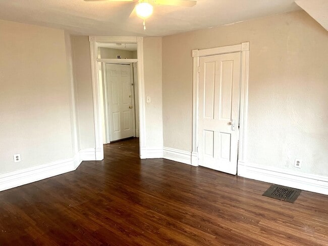 Building Photo - 674 St Charles St