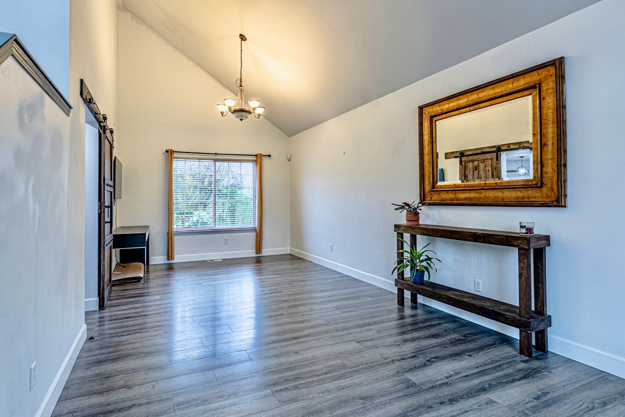 Building Photo - 4601 Nassau Ave NE