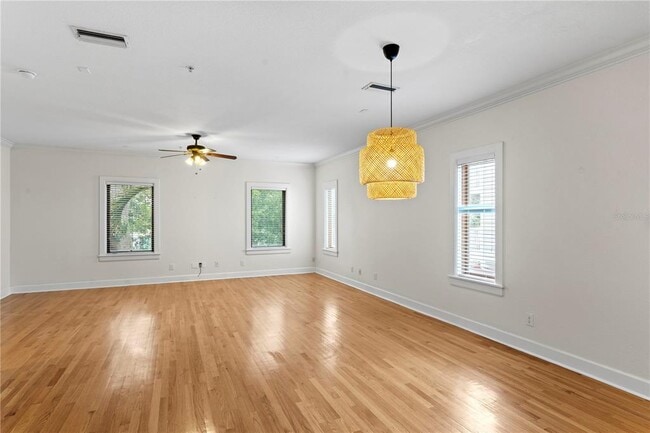 Building Photo - 512 S Glen Ave