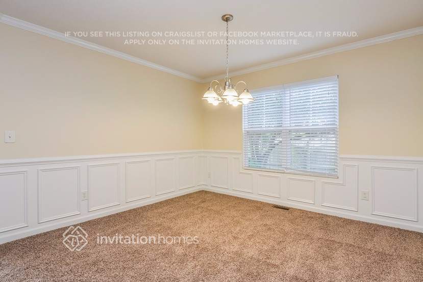 Building Photo - 12 Woodcreek Ln