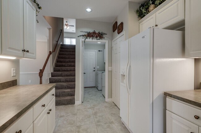 Building Photo - 218 Stoners Glen Ct