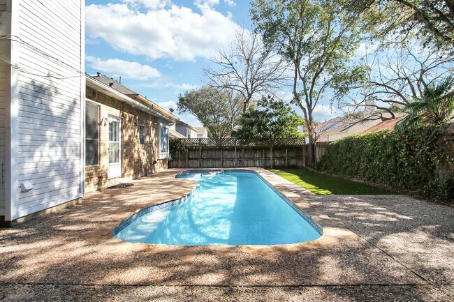 Building Photo - ***APPLICATION CURRENTLY UNDER REVIEW***Gated Lost Oaks Home with Private Pool & First-Floor Prim...