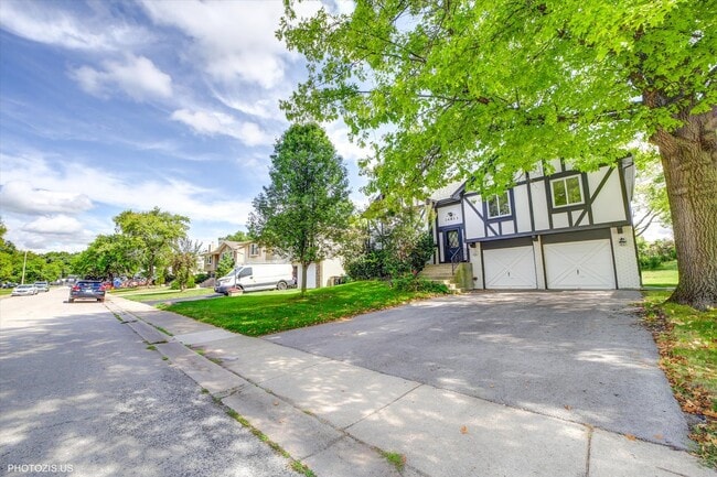 Building Photo - 14813 Holly Ct