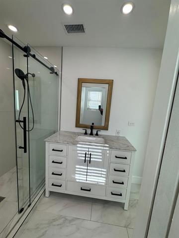 Building Photo - 6826 Kingsbury Dr